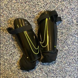 Nike Charge mens soccer shinguards